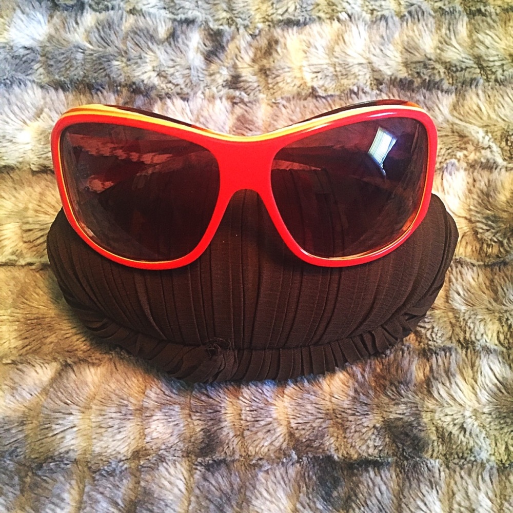 Carmen Marc Valvo ‘Marbella’ Sunglasses